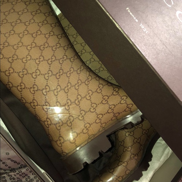 Authentic Gucci rain boots - Picture 1 of 5